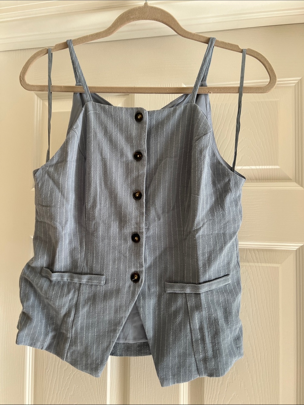 Monteau Los Angeles Striped Light Blue Button-Front Spaghetti Strap Vest Top